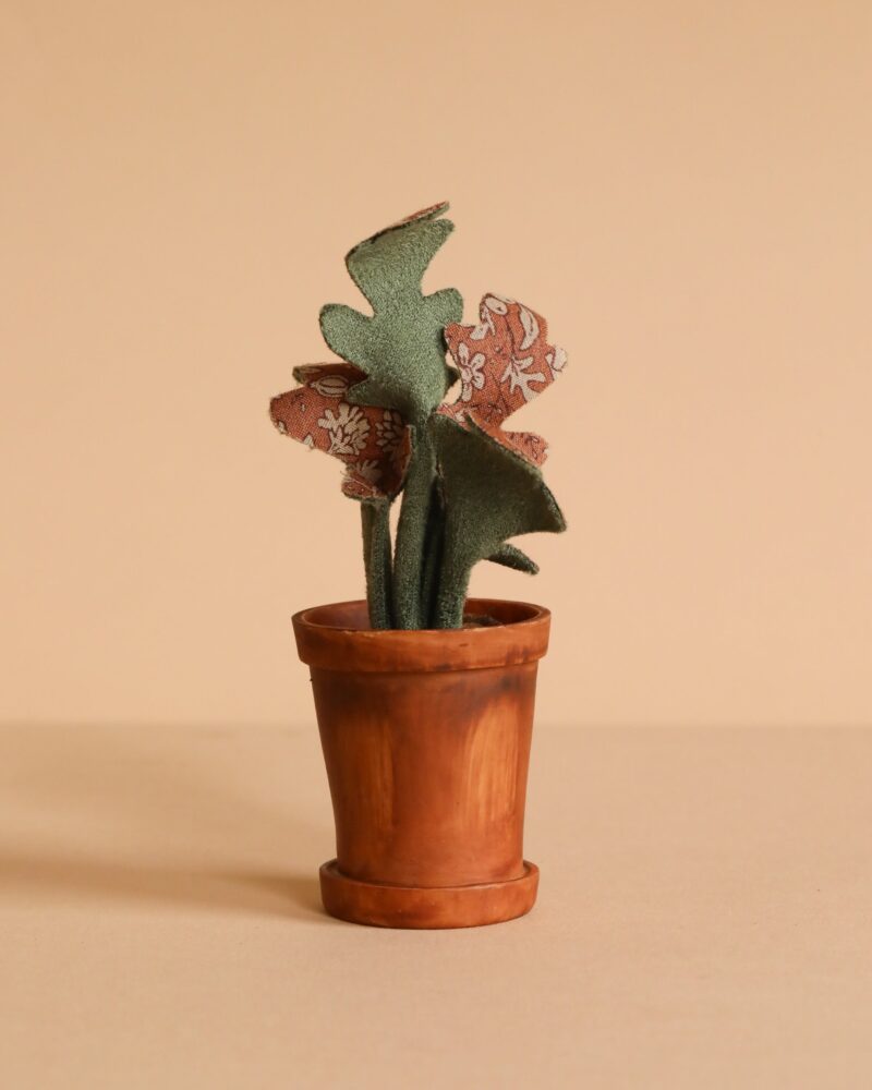 Maileg Little Green Thumb Garden Set - Image 3